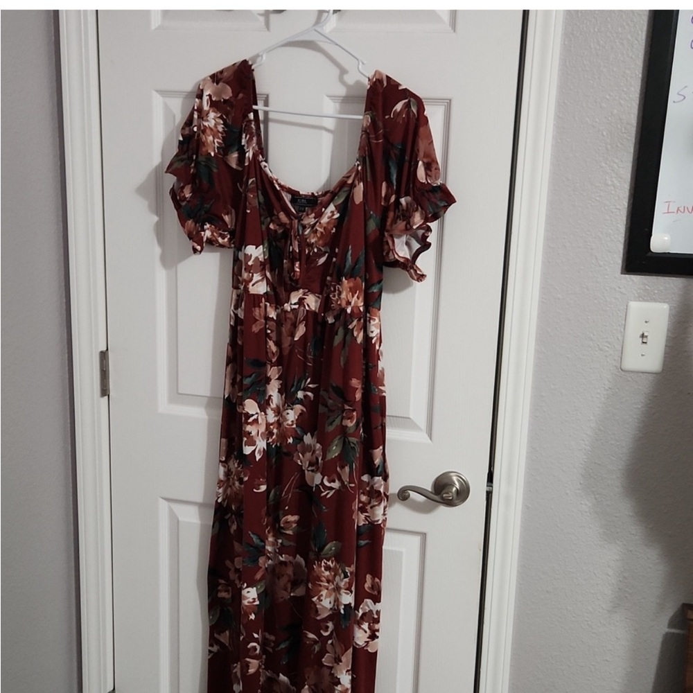 Vibe Burgundy Floral Maxi Dress